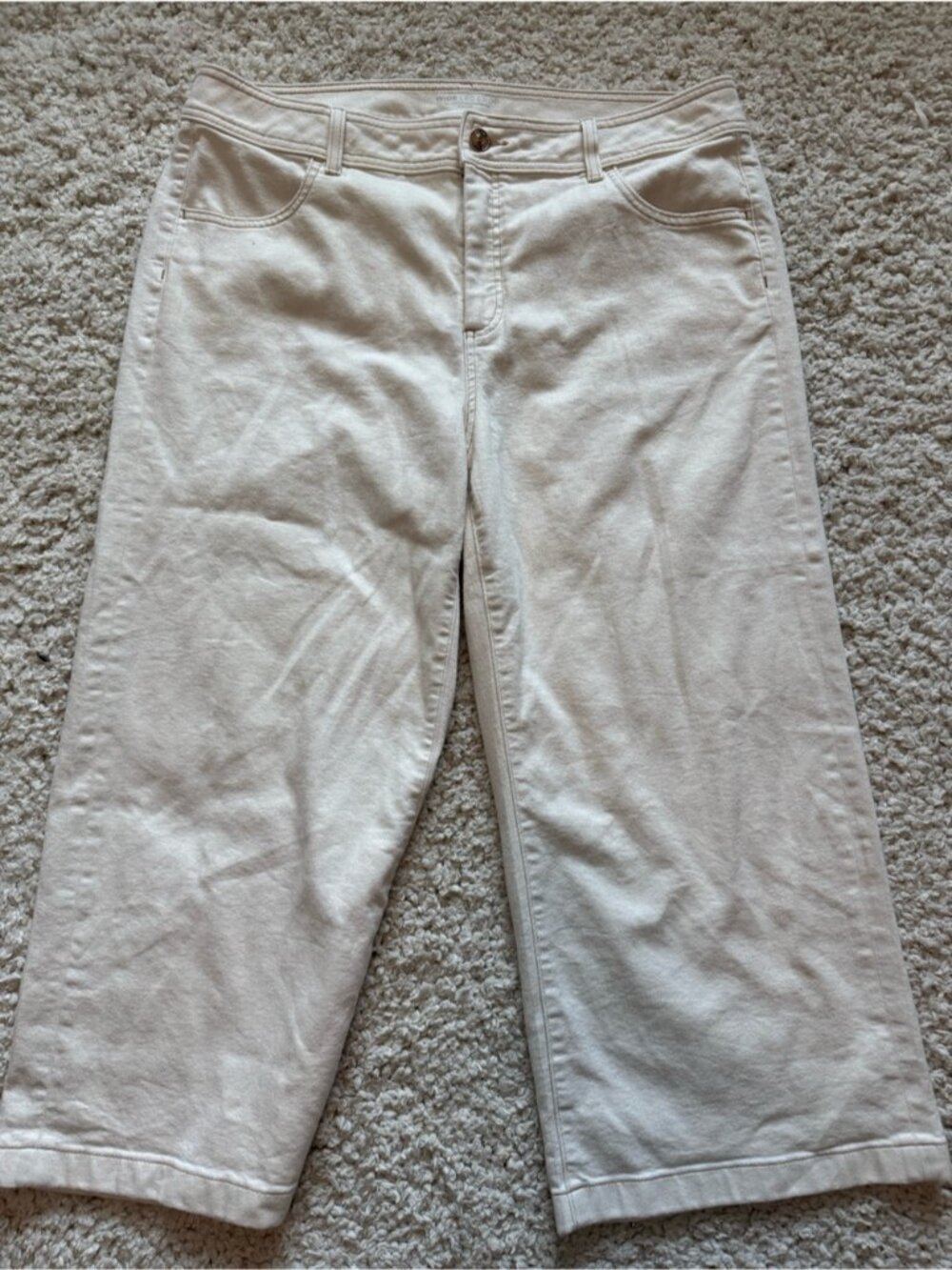 Chico's Wide Leg Cropped Ankle Jeans in Light Beige